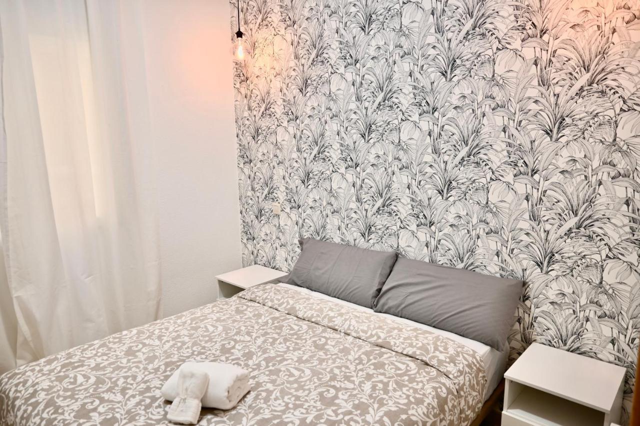 For You Rentals Centrico Apartamento Temporal En La Calle Infanta Inf1A Madrid Kültér fotó